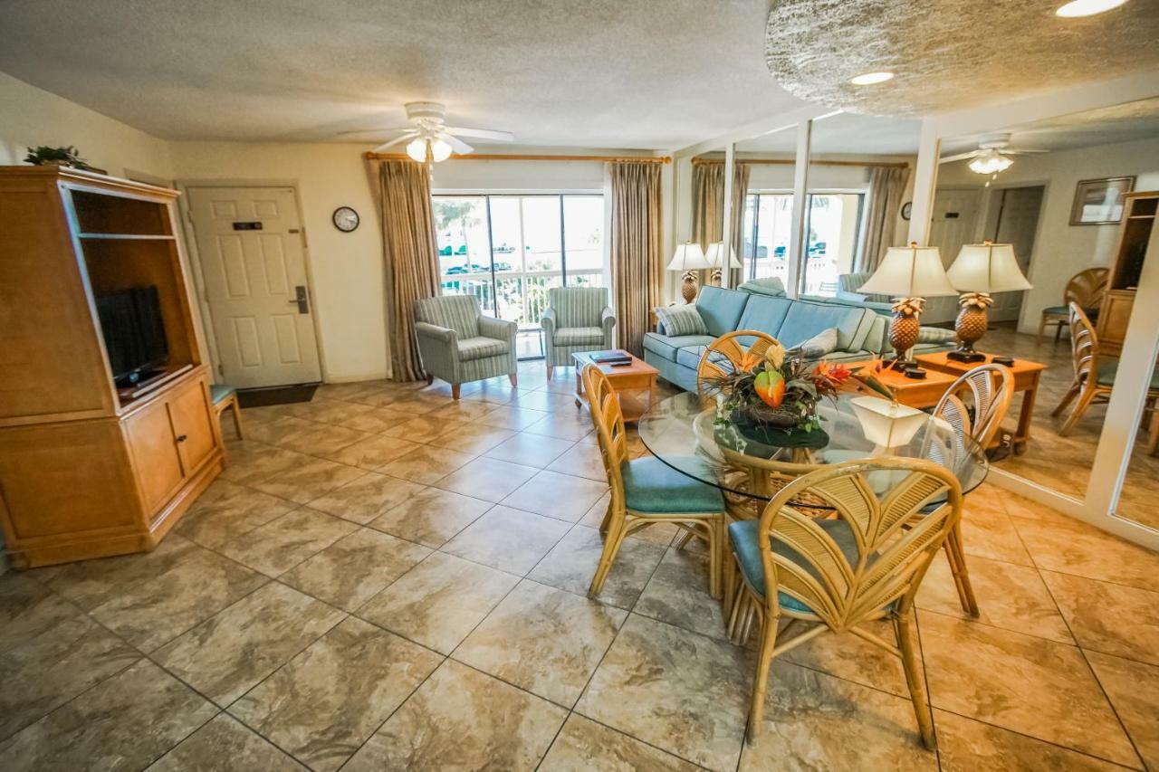 Coral Reef Resort St. Pete Beach Buitenkant foto